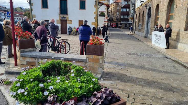 Osasungintza eta zaintza lan duinak aldarrikatu dituzte pentsiodunek