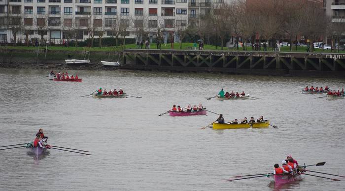 Traineru eta batel estropadak jokatuko dituzte gaur arratsaldean