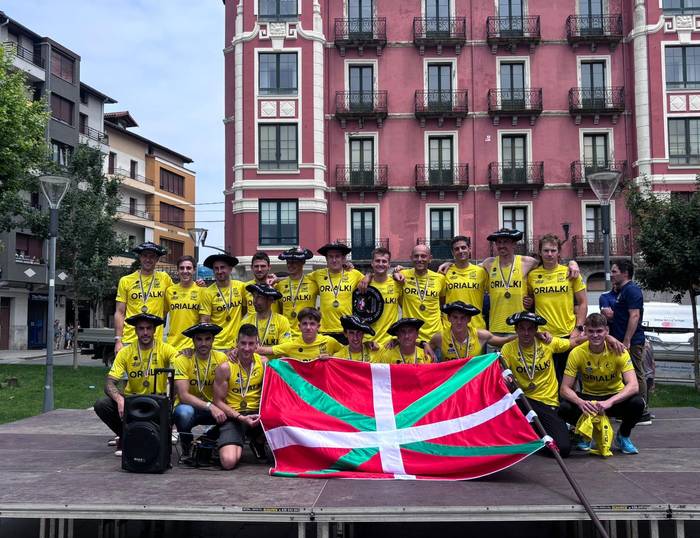 Orioko gizonak eta Badok 13ko beteranoak txapeldun Euskadiko Traineru Txapelketan