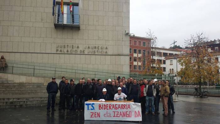 Sinadura bilketa hasi dute TSko langileek, eta manifestazioa egingo dute abenduaren 26an