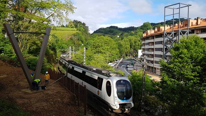 Larunbatean jarriko dituzte Azken Portuko igogailuaren pasarela eta Santa Klarako pasabideko kaxoia, Zarautzen