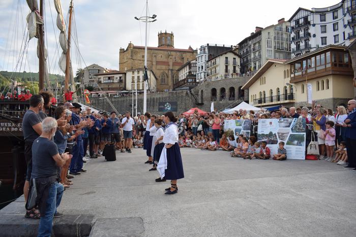 'Juanita Larando' patatxari harrera egin diote Getarian