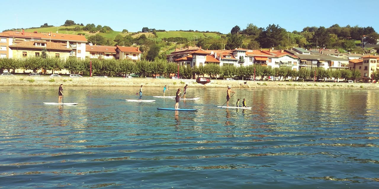 ZOZKETA. Bi lagunentzako paddle surf ikastaroa