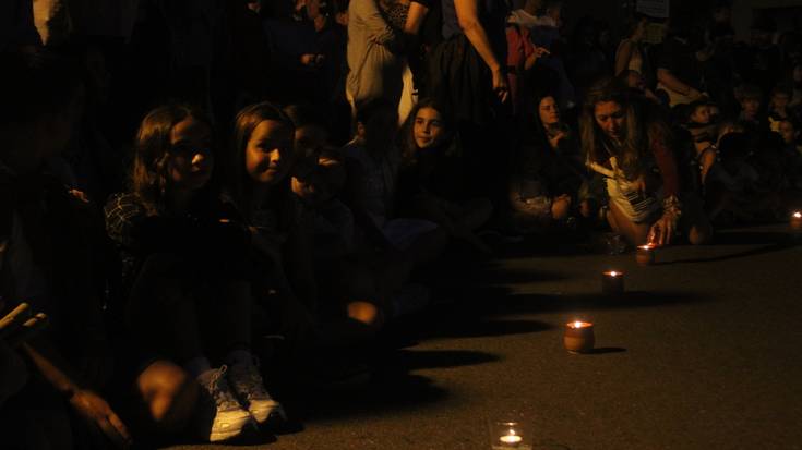 Suaren bueltan ospatu dituzte Balentziaga kaleko festak
