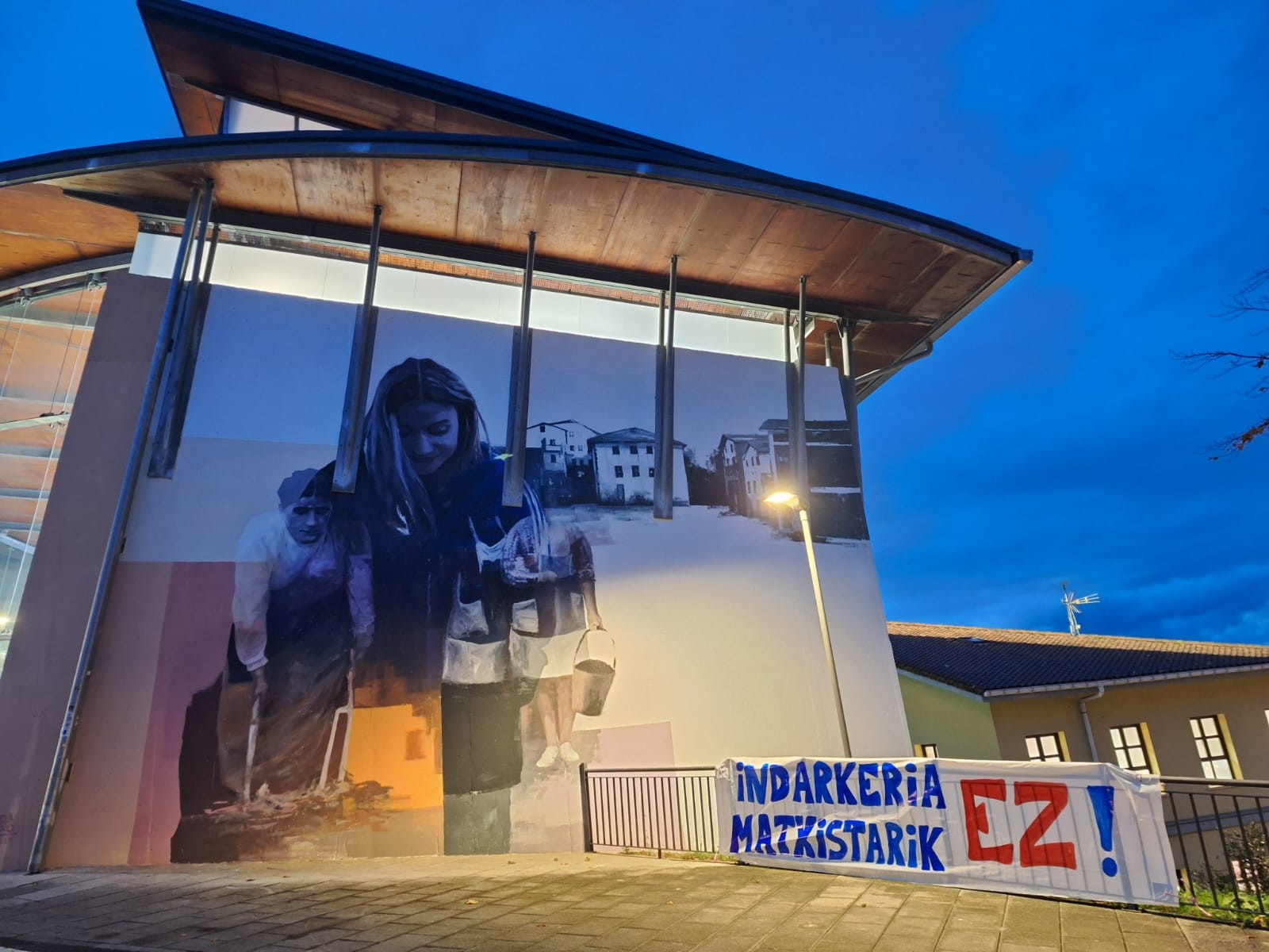 Poesia emanaldiak girotuko du Aia Azaroaren 25aren bezpera
