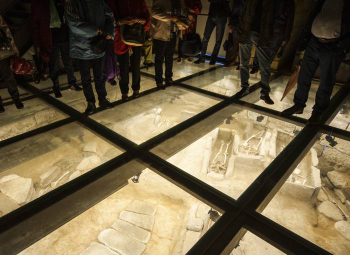 Zarauzko hilerririk zaharrenera bisitak antolatu ditu Arte eta Historia museoak
