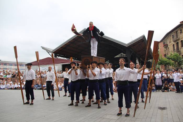 Festen amaieran, Orioko Udalak "eskerrak" eman dizio herriari