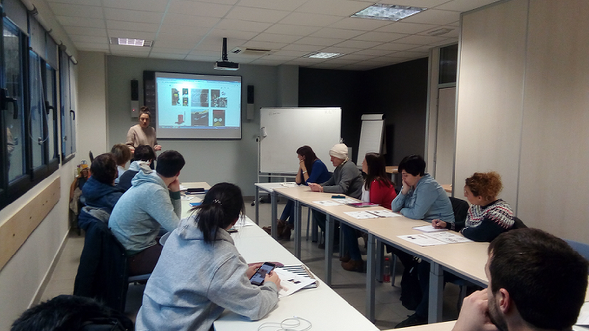 Estetikako lanbide ziurtagiria lortzeko ikastaroa antolatu du Udal Elkarteak