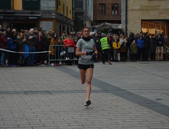 Jone Zabaleta eta Jon Perez atleta azkoitiarrak, Gipuzkoako pista estaliko txapeldun