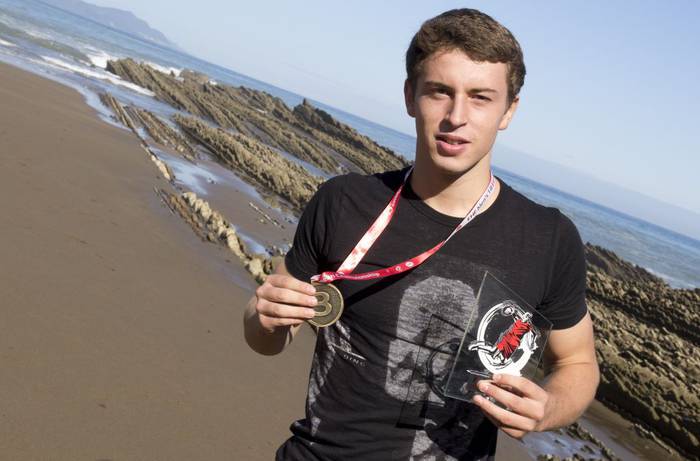 Kauldi Odriozola: "Lagunekin gozatzen da gehien eskubaloian"