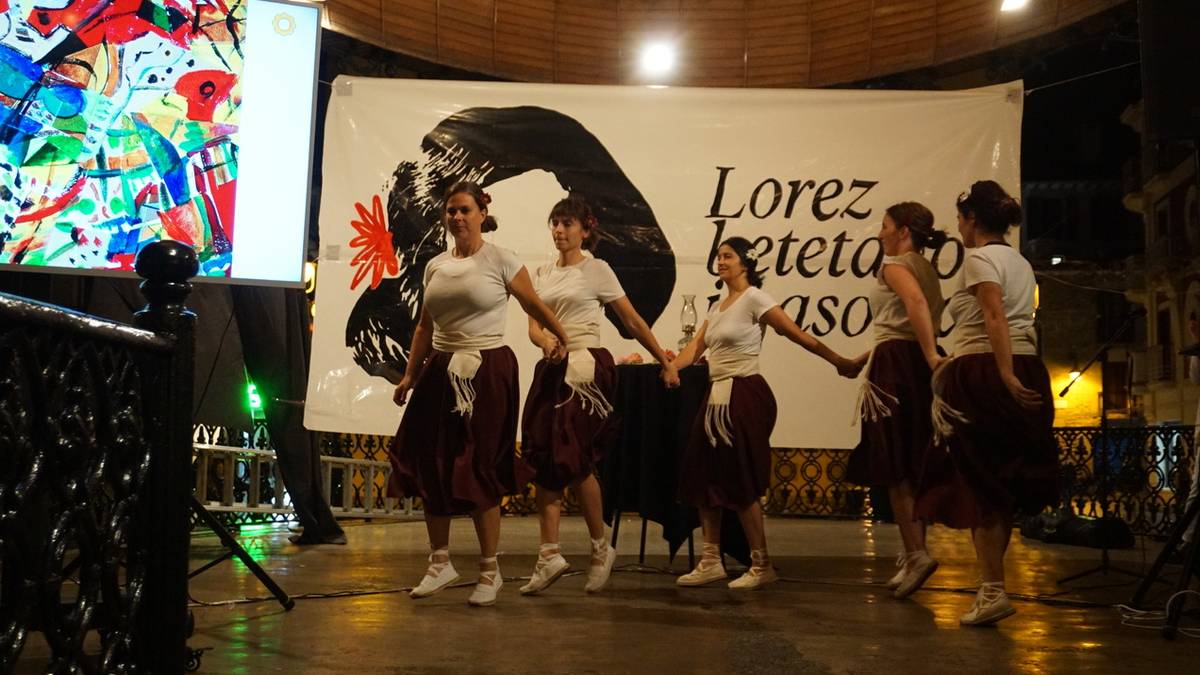 Aldarriz eta umorez betetako agur goxoa