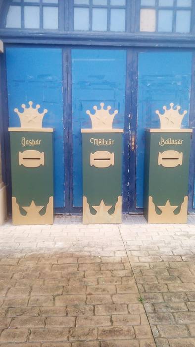 Errege Magoei gutunak bidaltzeko postontziak jarri dituzte