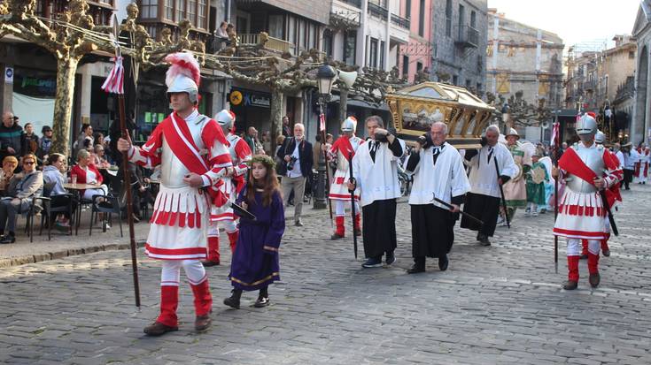 Ostiral Santuko prozesioa