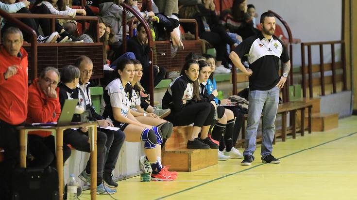 Zortzi jokalarik eman dute positibo Amenabar eta Aiala eskubaloi taldeetan