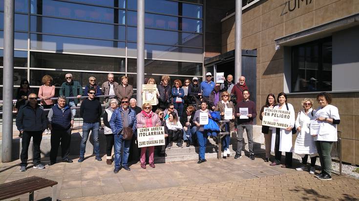 Lehen arretako langileek lanuztea egin dute gaur ere