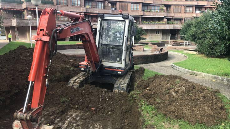 Loiolabideko plazatxoa berritzeko eta garajeetako hezetasuna konpontzeko lanak, martxan