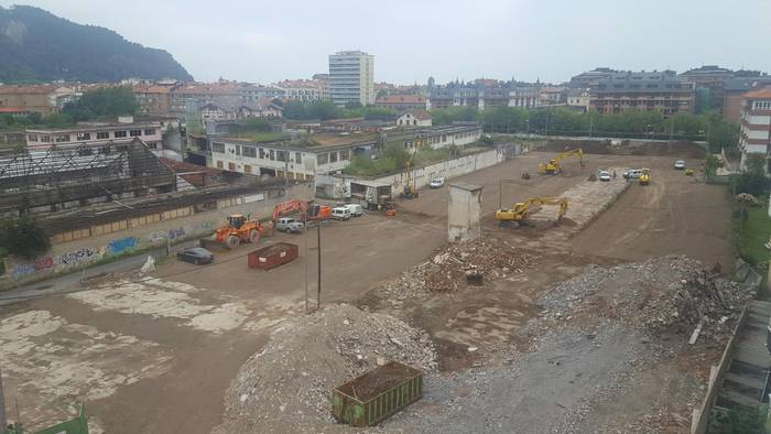 Aparkaleku berria irekiko dute asteburuan Salberdinen, Zarautzen