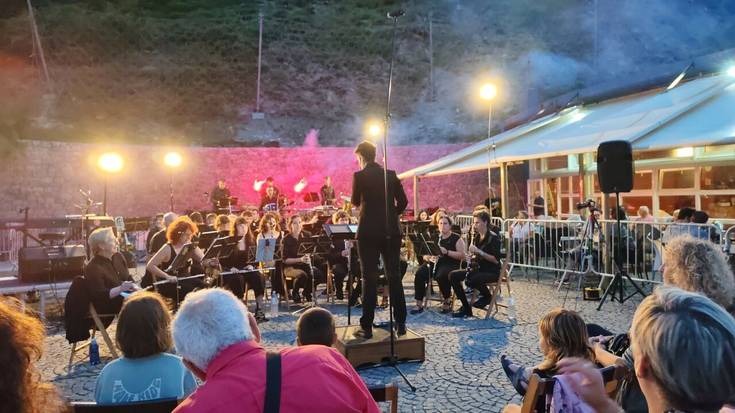 Getariarren belarriek gozatua hartu dute Bandtzaldiarekin