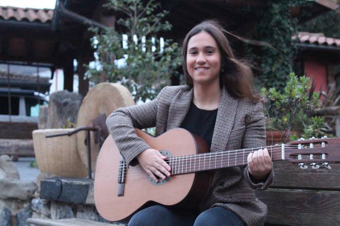 Deñe Garcia-Bravo prest, biharko Gaztea Maketa Lehiaketaren finalerako
