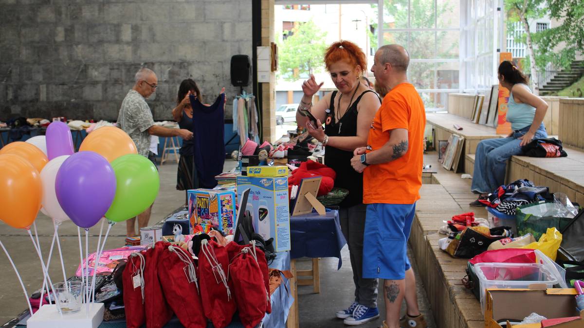 Bigarren eskuko azoka eta zumba saioa egin dituzte Arroabean