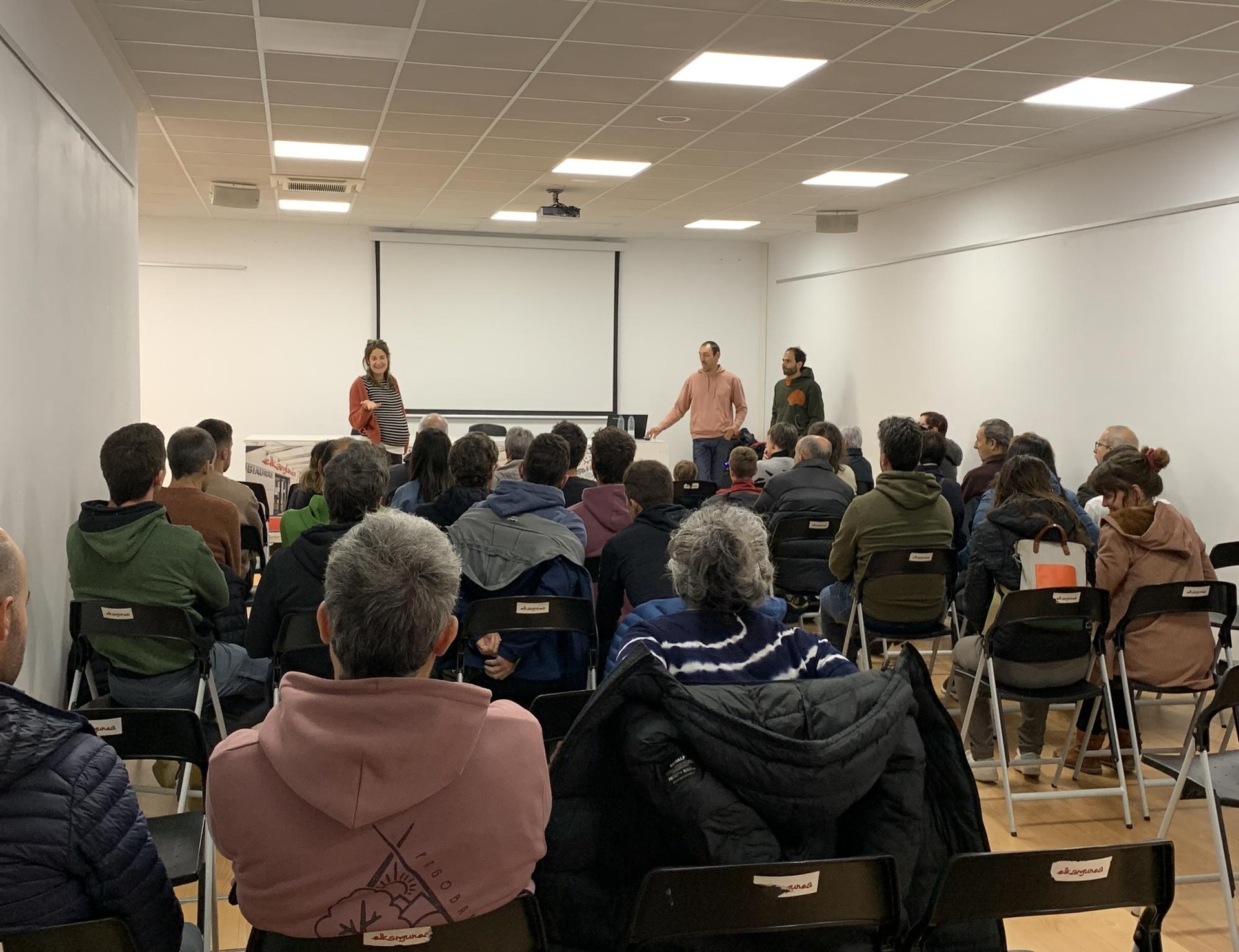 Joseba Larrañagaren eta Iñaki Arakistainen hitzaldiarekin amaitu dira Mendi Jardunaldiak