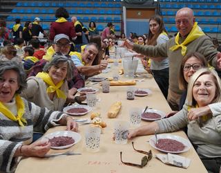 Sanikolasetako azken txanpan sartzeko, 300 lagunentzako babarrun jana