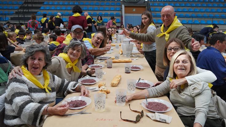 Sanikolasetako azken txanpan sartzeko, 300 lagunentzako babarrun jana