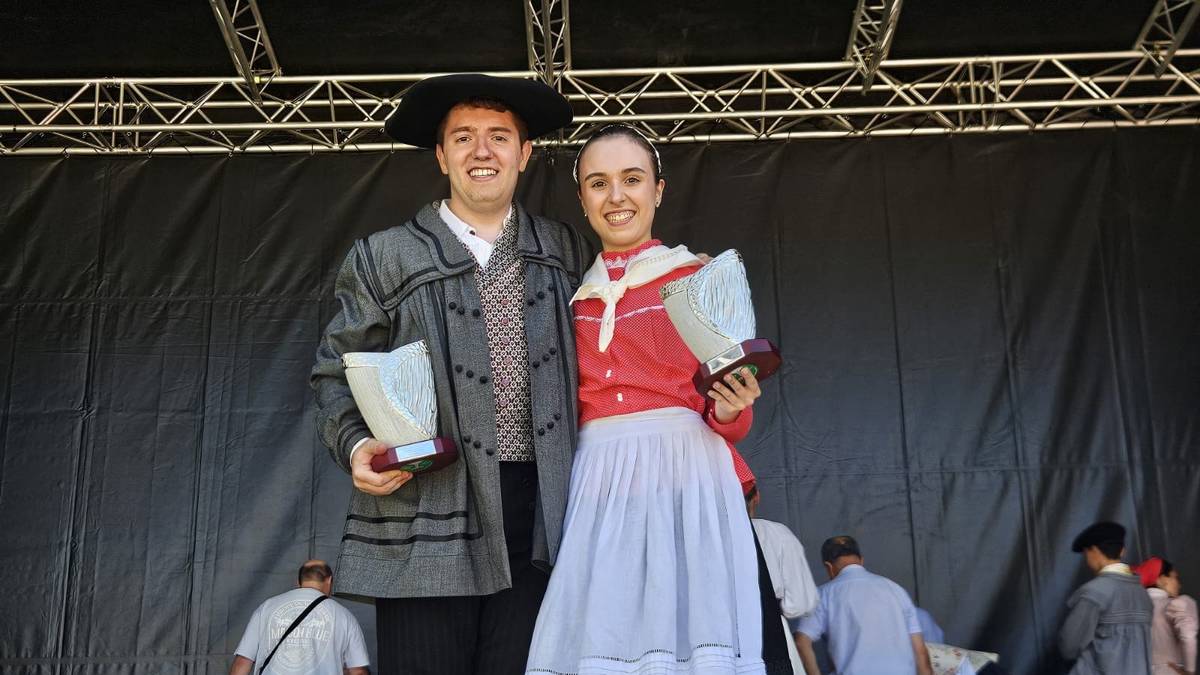 Jone Arriaran eta German Aranburu dantzariek Zumarragako santaisabeletako txapelketa irabazi dute