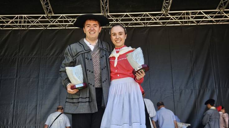 Jone Arriaran eta German Aranburu dantzariek Zumarragako santaisabeletako txapelketa irabazi dute