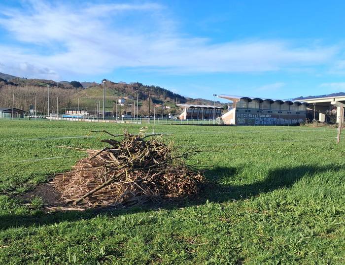Lurrak dagokion prezioan erosi behar dira, eta ez era arbitrarioan arauak aldatuz