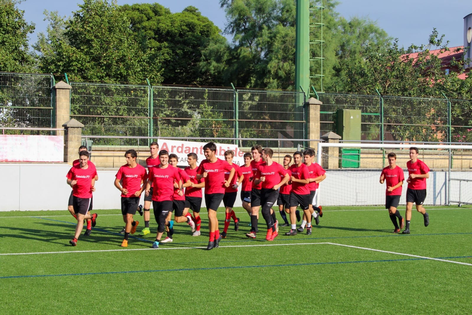 Zumaiakoko preferenteek aurredenboraldia hasi dute gaur entrenatzaile berriarekin