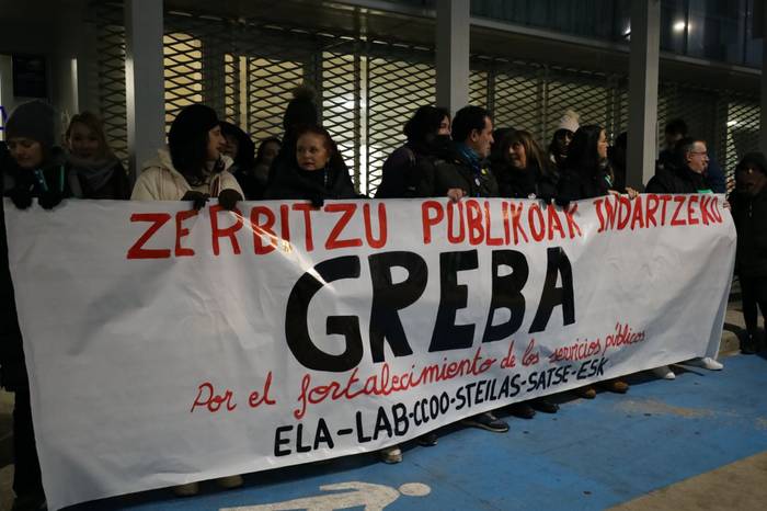 Oro har txikia ari da izaten gaurko grebaren eragina herrian