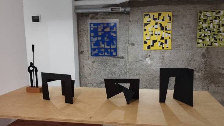 Iñaki Arrillagaren kutxa hutsak,  Garoa liburu dendan ikusgai