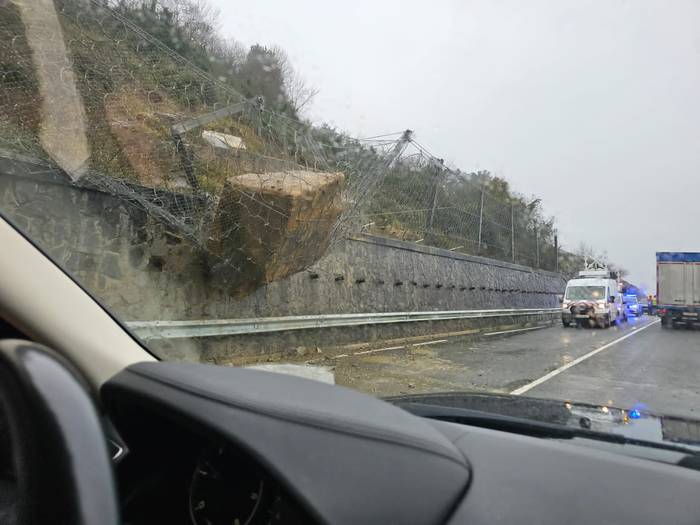 Ireki dute berriz Zarautz eta Getaria arteko kostako errepide zatia