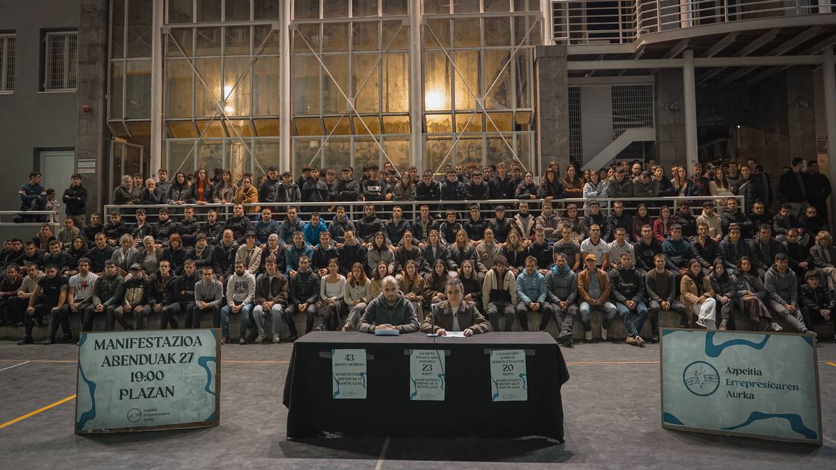 Auzipetutako 43 herritarrei elkartasuna adierazteko manifestazioa izango da bihar Azpeitian