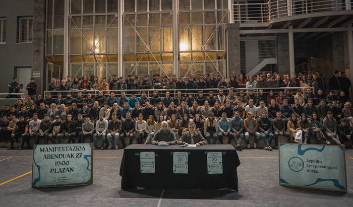 Azpeitia Errepresioaren Aurka plataforma sortu dute, auzipetutako 43 herritarren alde elkartasuna antolatzeko