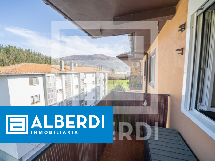Alberdi Inmobiliaria: hiru logelako etxebizitza Ipintza auzoan