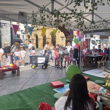 Ekitaldia: Kids&Us eskolaren haurrentzako ikuskizuna