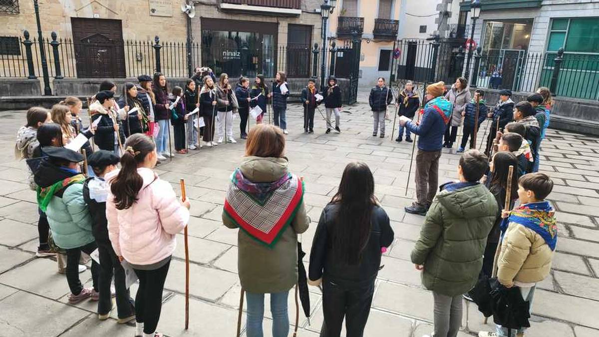 Ikastetxeetan eta kalean, koplari