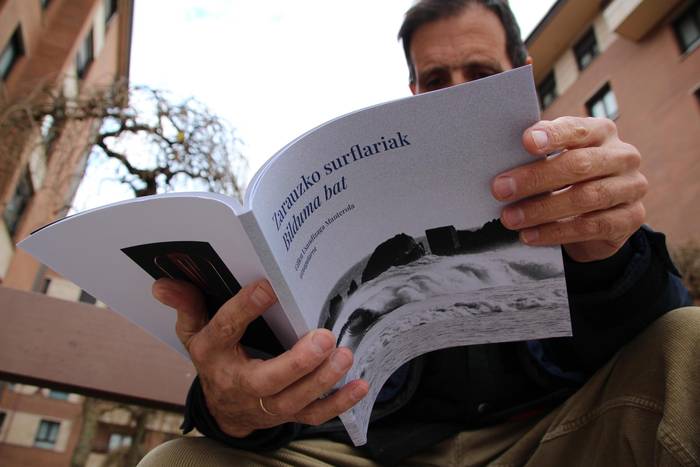 Surflarien bilduma kutunena