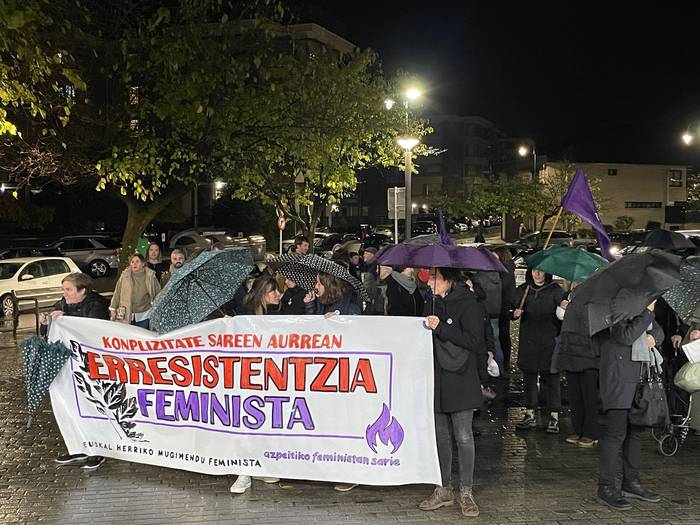 Zestoako sei auzipetuei babesa adierazi die Azpeitiko Feministen Sareak eta mobilizatzera deitu du