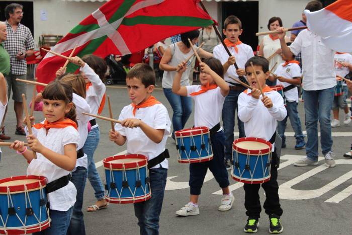 Sei entsegu egun zehaztu dituzte San Migel festetako danborradan parte hartuko duten haurrentzat