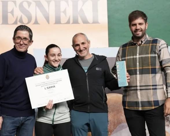 Urraki esnekiak bi sari lortu ditu Tolosako gazta eta esneki lehiaketan