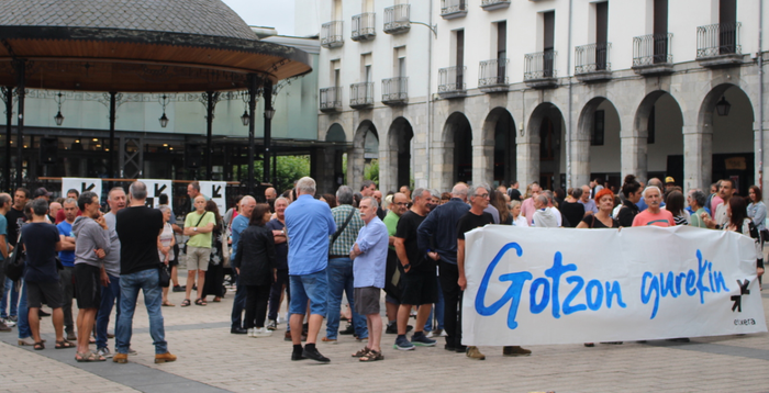 Zapatuan egingo dituzte euskal presoen eskubideen aldeko elkarretaratzea eta parrillada