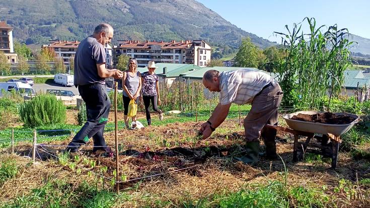 Balorazio positiboa eginda amaitu du Sustraiak Bizirik elkarteak elikadura burujabetzaren ikastaroa