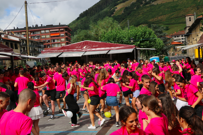 Giro aparta saninazioen lehen eguneko arratsaldean