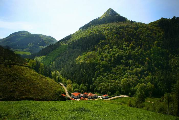 Agirok Deba-Zestoa mendi zeharkaldia antolatu du ekainaren 2 eta 3rako