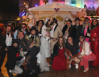 Karnabaletako abestiak, entzungai