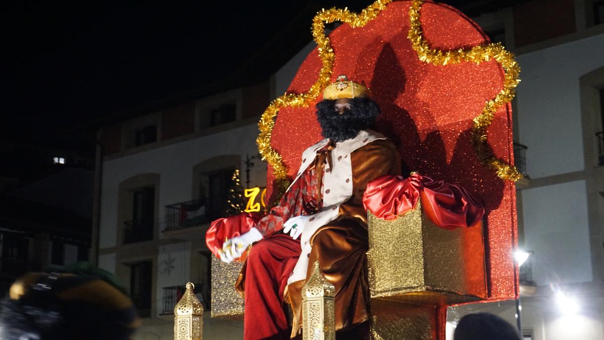 Magiaz bete dituzte Orioko kaleak hiru Errege Magoek