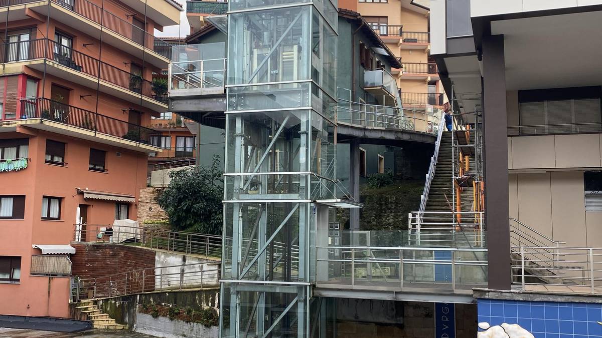 Igogailu eta aparkaleku berriak, Goiko Kalea irisgarriago bihurtzeko